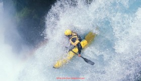 世俱杯直播-《毕业文案灵感：德甲球队关系网络与球迷情绪表达》