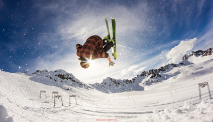 世俱杯直播-健身器材夹胸器械的正确使用方式及肌肉锻炼指南